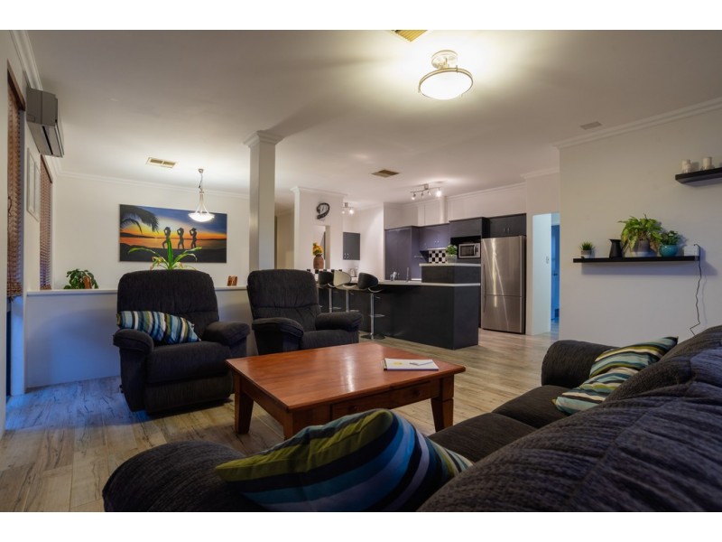 24 Salesian Court, Queens Park WA 6107