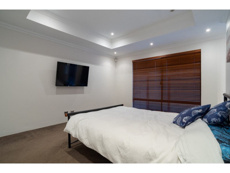 24 Salesian Court, Queens Park WA 6107