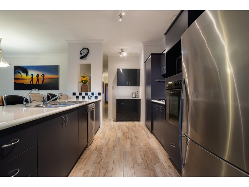 24 Salesian Court, Queens Park WA 6107