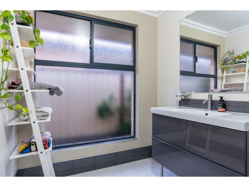 24 Salesian Court, Queens Park WA 6107