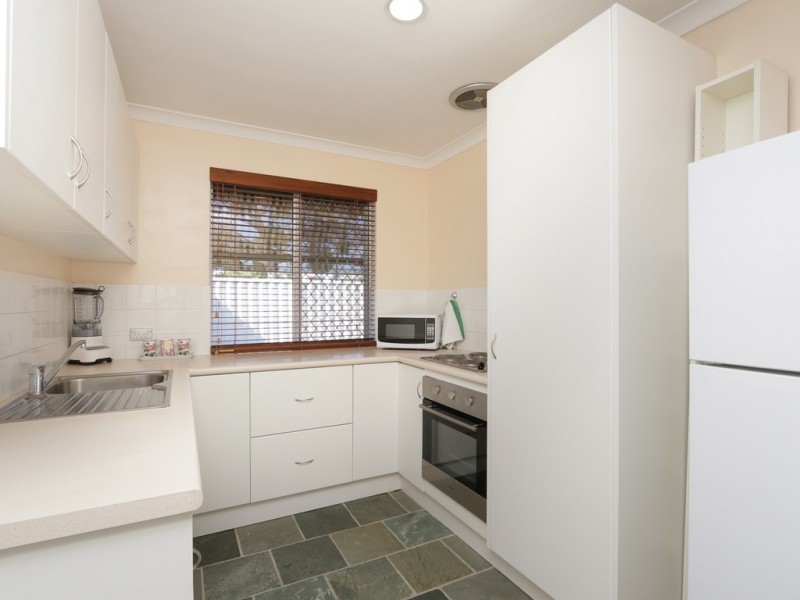 12/2 Glennis Close, Gosnells WA 6110