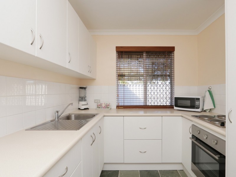 12/2 Glennis Close, Gosnells WA 6110