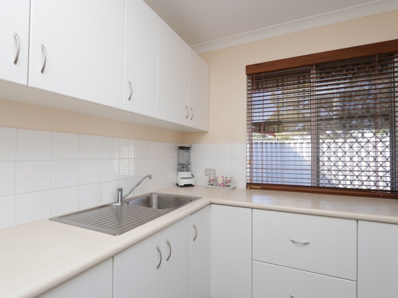 12/2 Glennis Close, Gosnells WA 6110