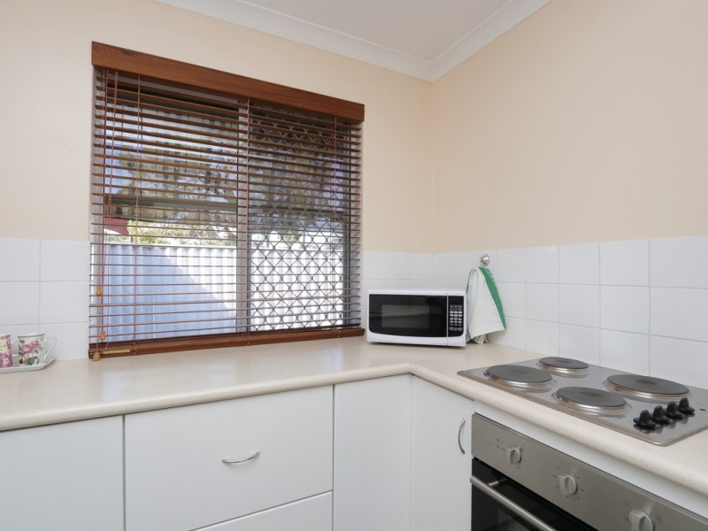 12/2 Glennis Close, Gosnells WA 6110