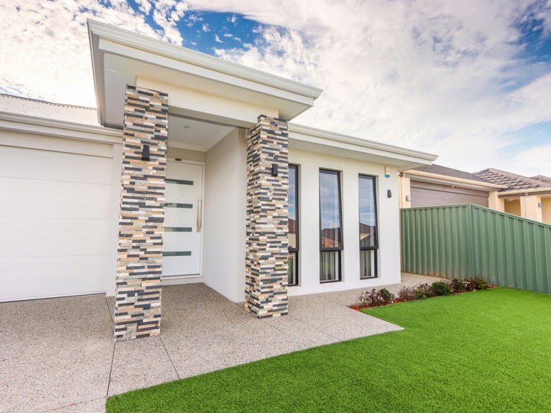 24 Leonharte St, Beckenham WA 6107