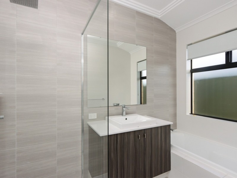 24 Leonharte St, Beckenham WA 6107