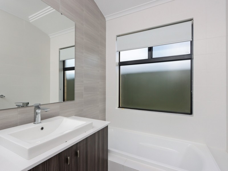 24 Leonharte St, Beckenham WA 6107