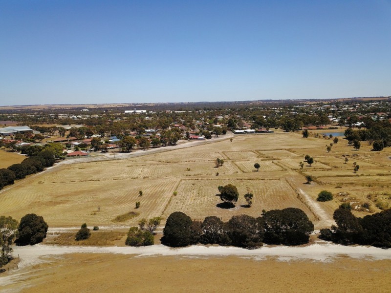 Lot 8 Round Drive, Katanning WA 6317