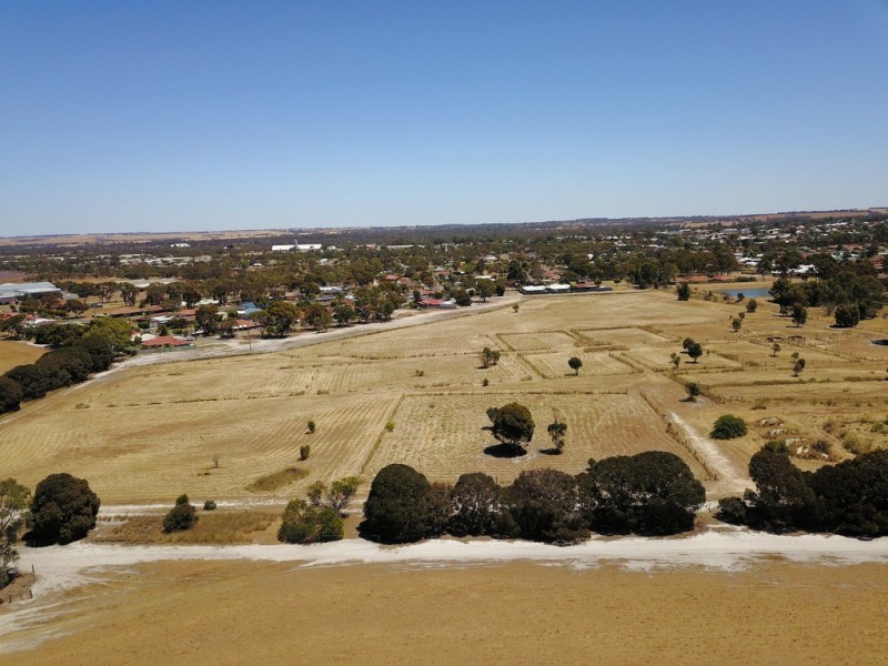 Lot 8 Round Drive, Katanning WA 6317