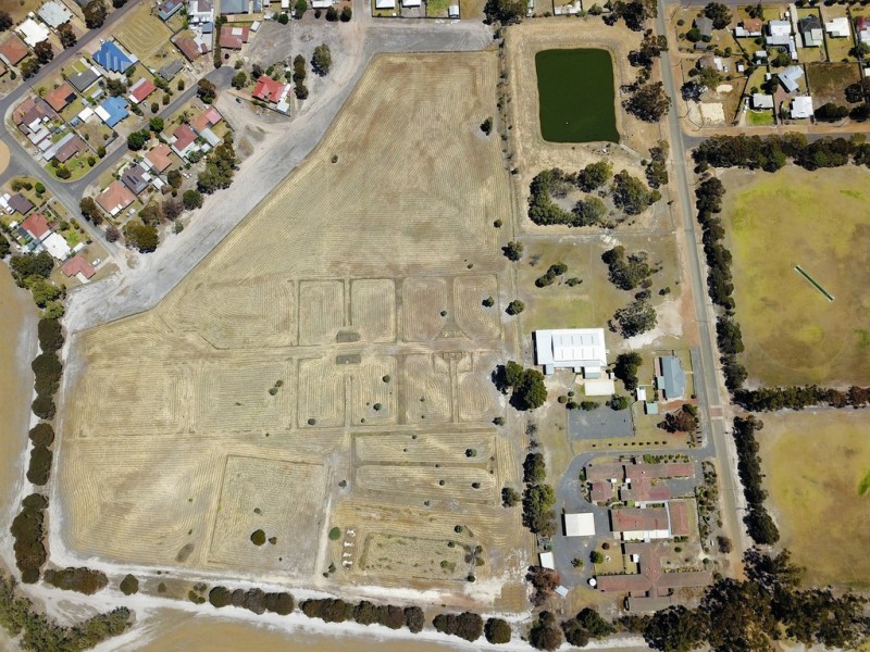 Lot 8 Round Drive, Katanning WA 6317