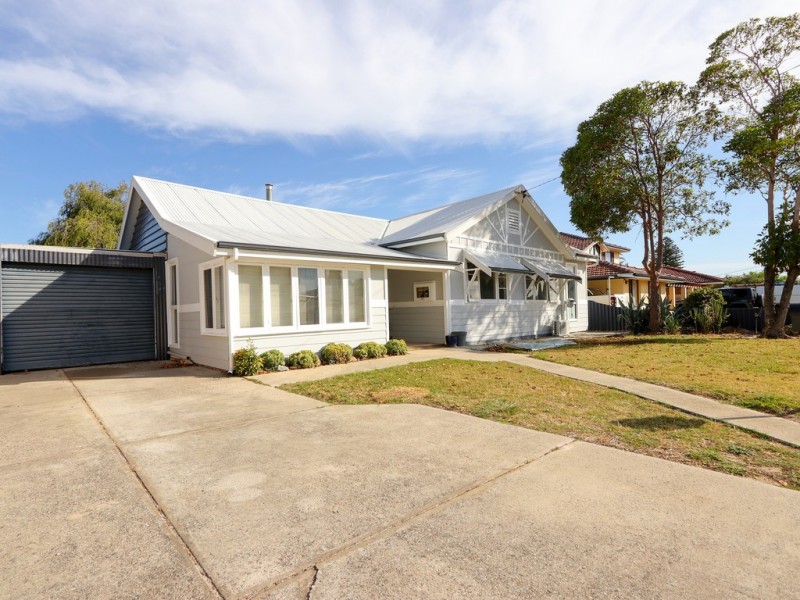 94 Celebration St, Beckenham WA 6107