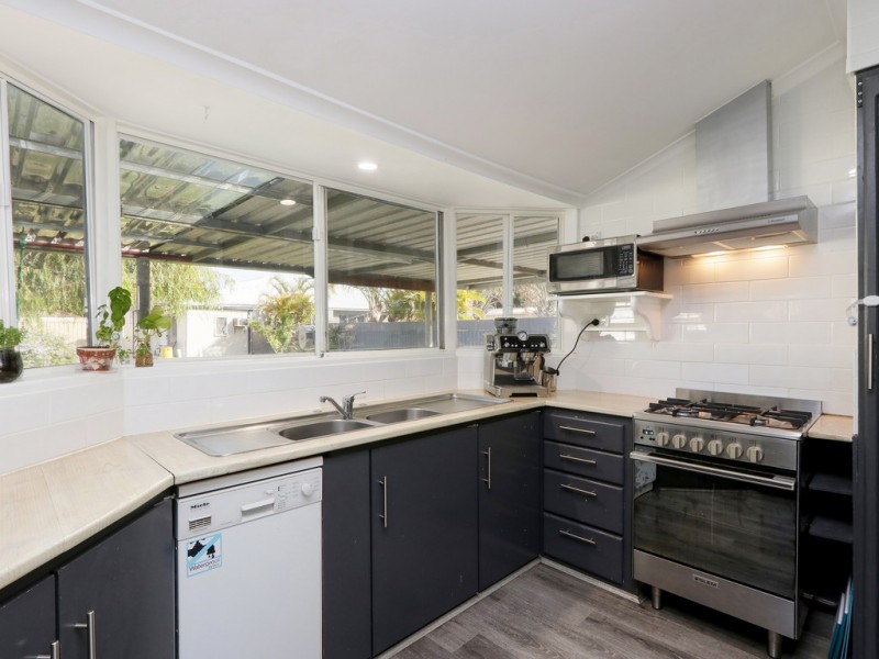 94 Celebration St, Beckenham WA 6107