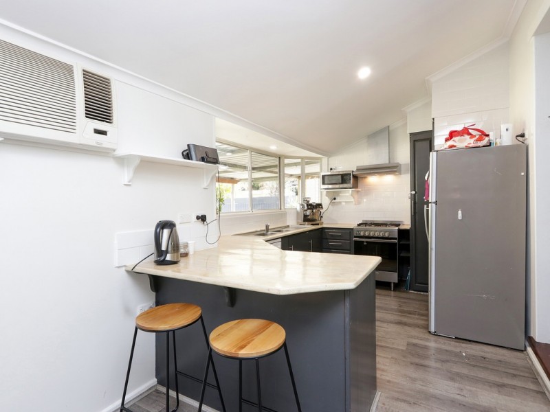 94 Celebration St, Beckenham WA 6107
