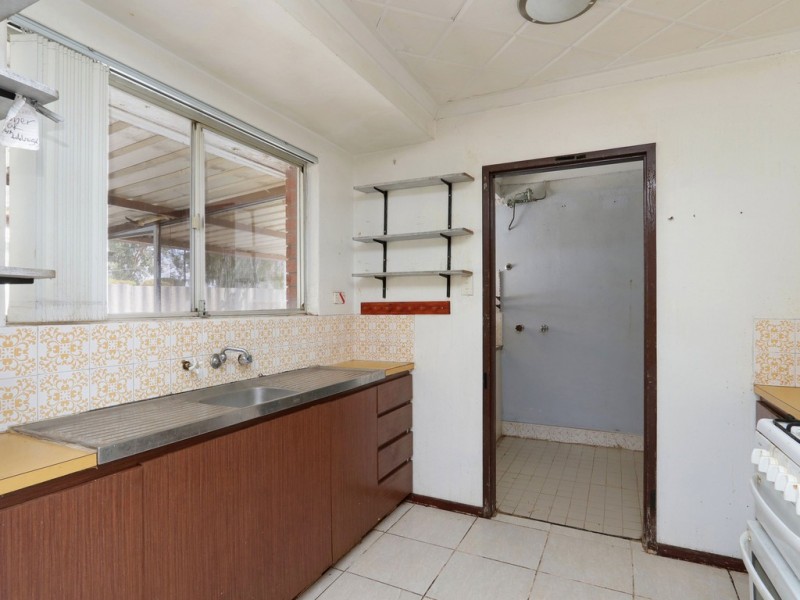 9 Carabeen Road, Maddington WA 6109