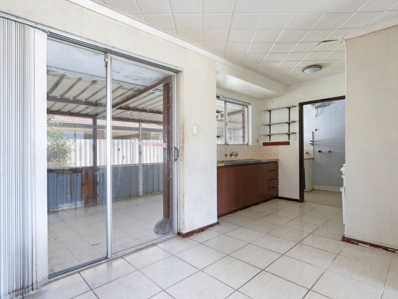 9 Carabeen Road, Maddington WA 6109