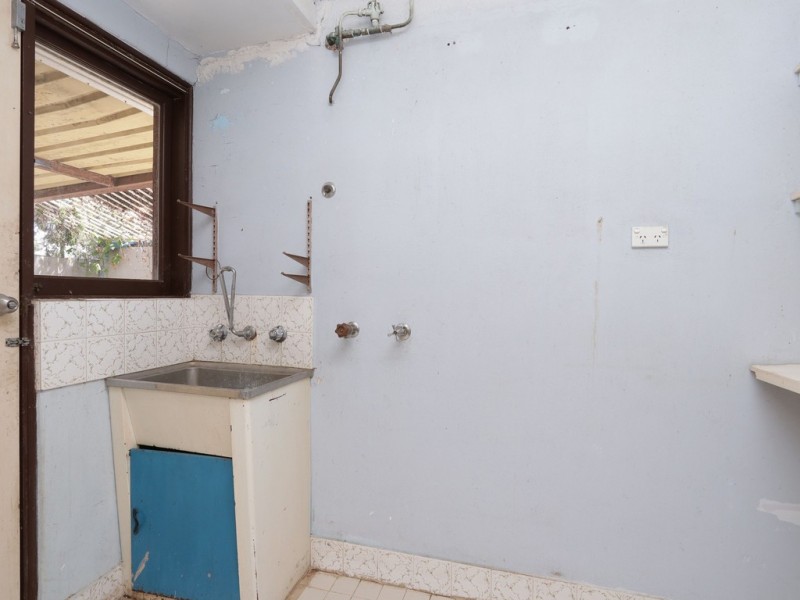 9 Carabeen Road, Maddington WA 6109