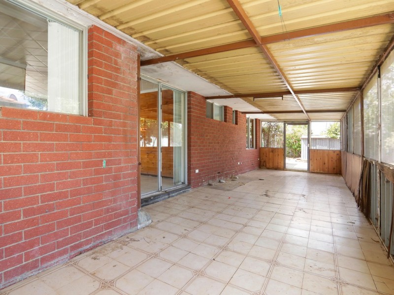 9 Carabeen Road, Maddington WA 6109
