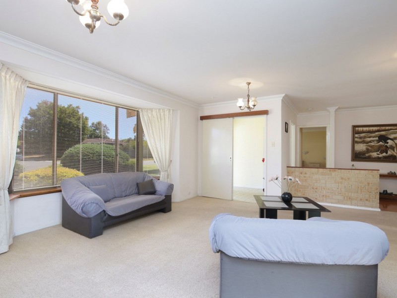 26 Crusader Drive, Thornlie WA 6108
