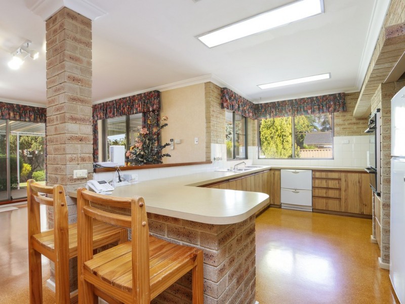 26 Crusader Drive, Thornlie WA 6108