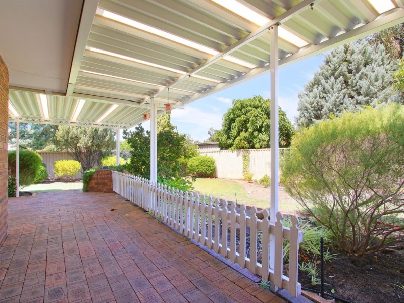 26 Crusader Drive, Thornlie WA 6108