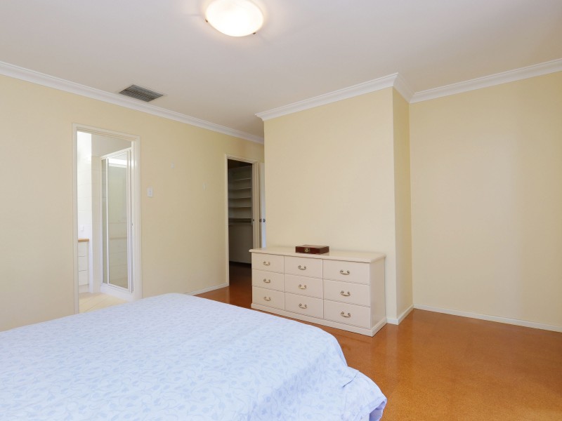 26 Crusader Drive, Thornlie WA 6108
