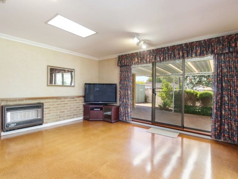 26 Crusader Drive, Thornlie WA 6108