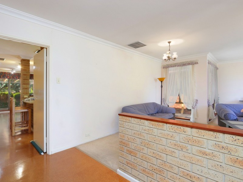 26 Crusader Drive, Thornlie WA 6108
