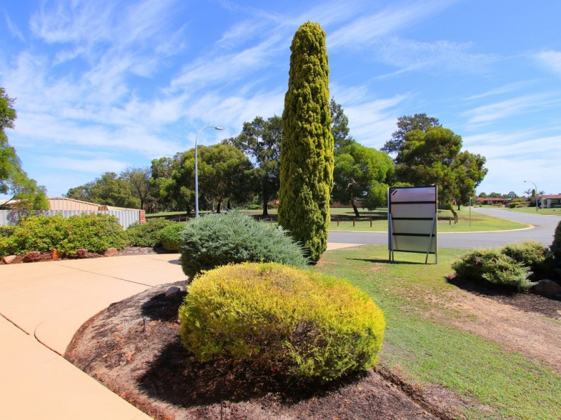 26 Crusader Drive, Thornlie WA 6108