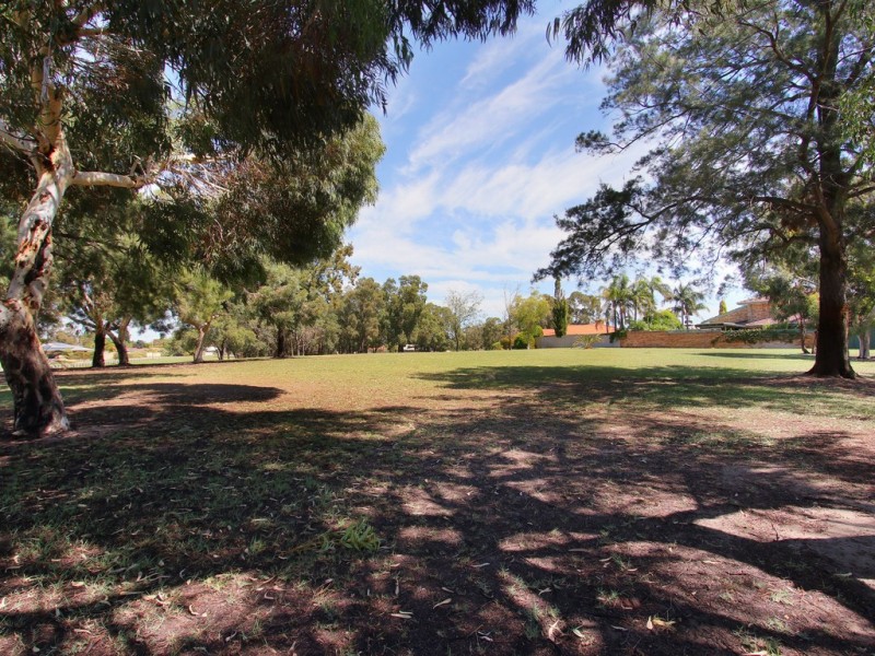 26 Crusader Drive, Thornlie WA 6108