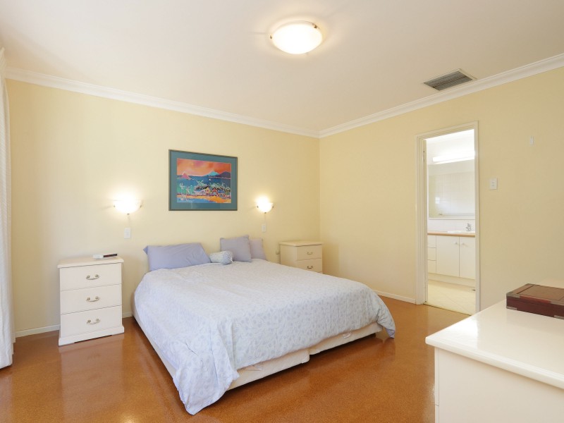 26 Crusader Drive, Thornlie WA 6108