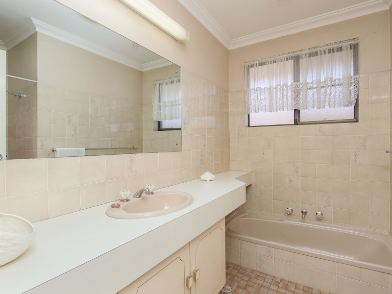 26 Crusader Drive, Thornlie WA 6108
