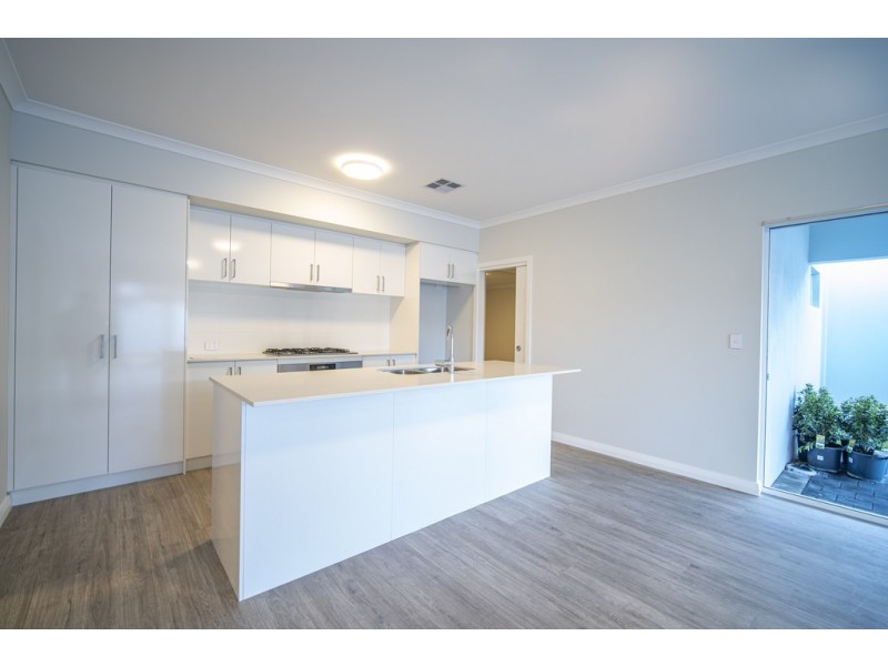 38B Jubilee St, Beckenham WA 6107