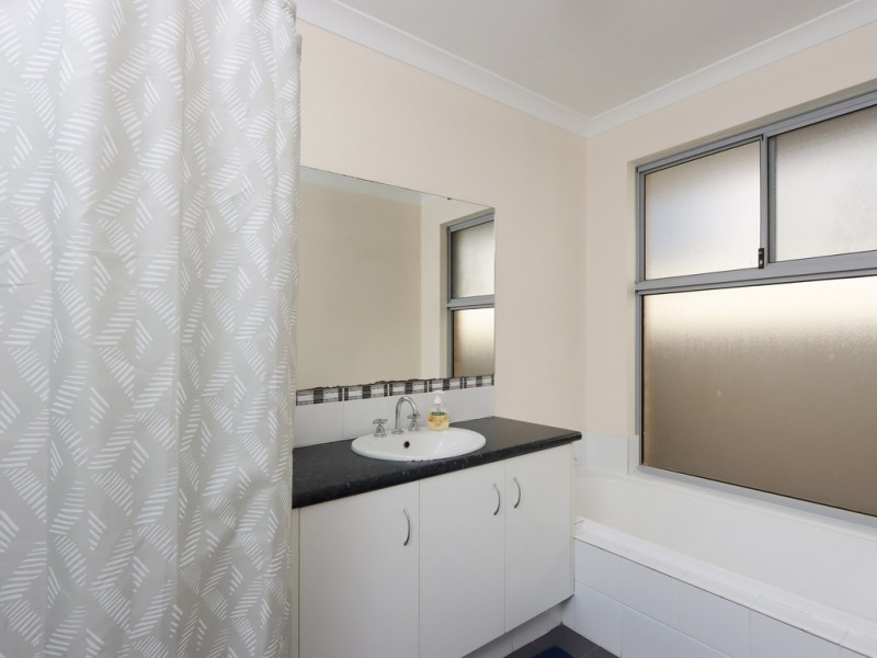 40B Highbury Crescent, Beckenham WA 6107