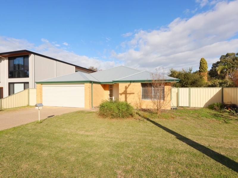 40B Highbury Crescent, Beckenham WA 6107