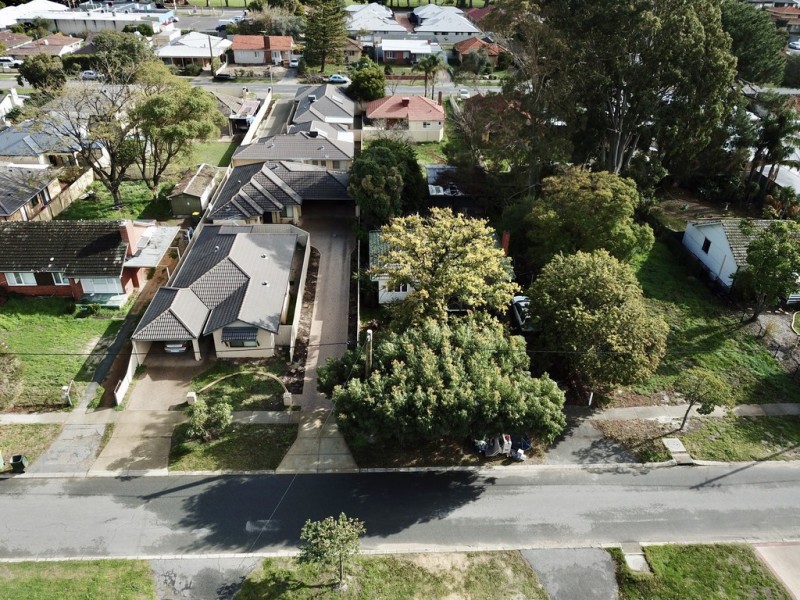 22 Barnsley Street, Queens Park WA 6107