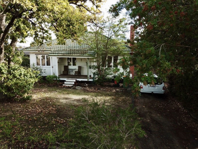 22 Barnsley Street, Queens Park WA 6107