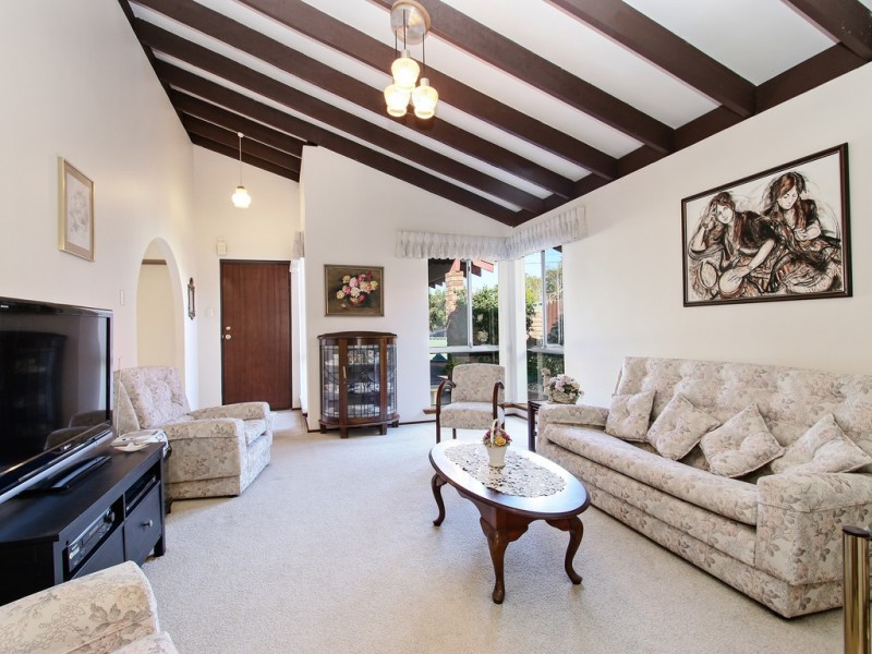 12 Eudanda Place, Cannington WA 6107