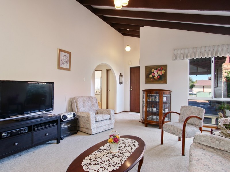 12 Eudanda Place, Cannington WA 6107