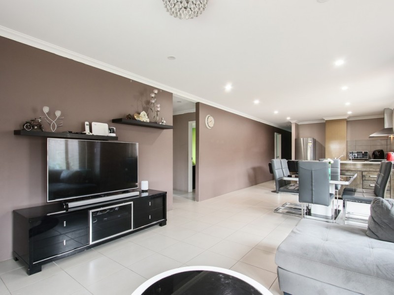 18A Sydenham St, Beckenham WA 6107