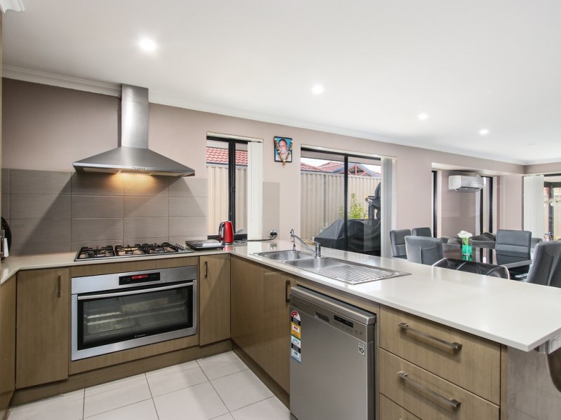 18A Sydenham St, Beckenham WA 6107