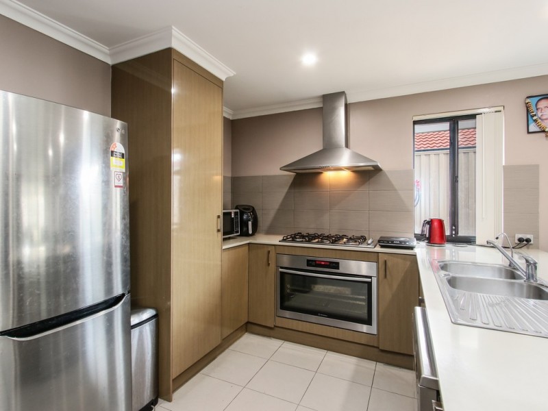 18A Sydenham St, Beckenham WA 6107