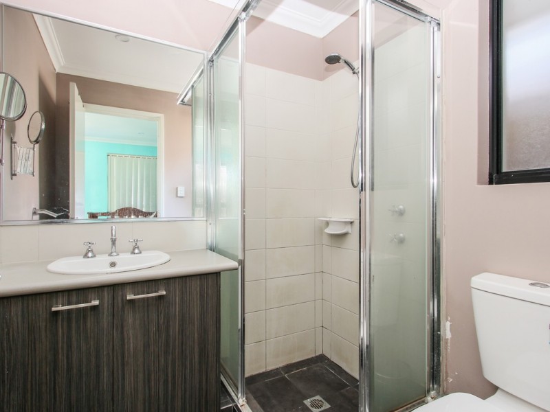 18A Sydenham St, Beckenham WA 6107