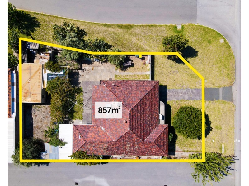 14 Mallard Way, Cannington WA 6107