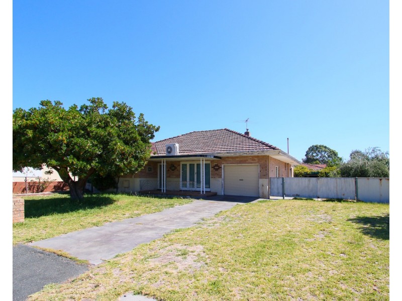 14 Mallard Way, Cannington WA 6107