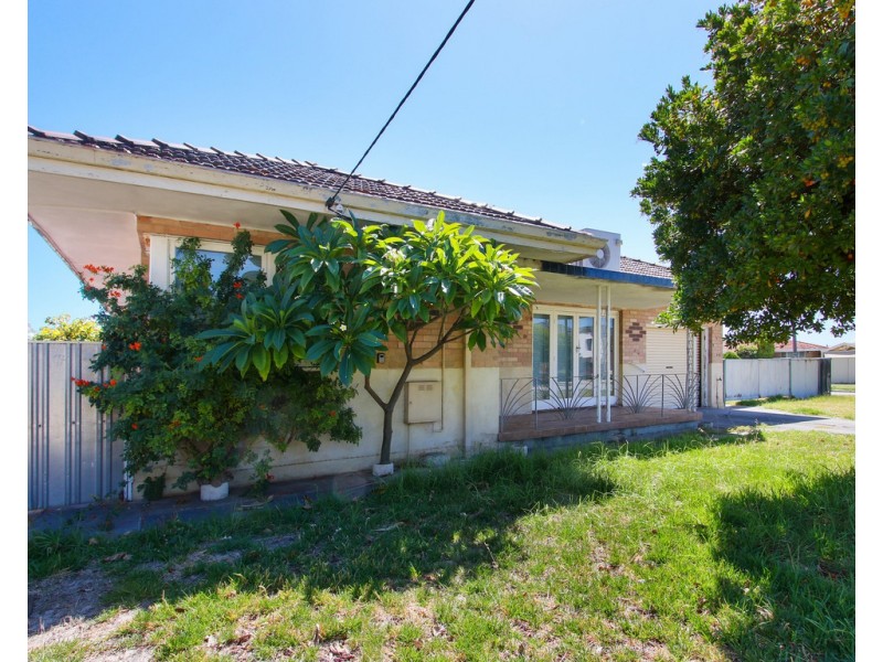 14 Mallard Way, Cannington WA 6107