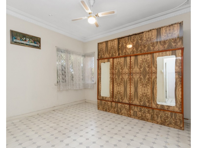 14 Mallard Way, Cannington WA 6107