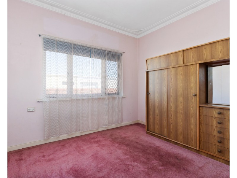 14 Mallard Way, Cannington WA 6107