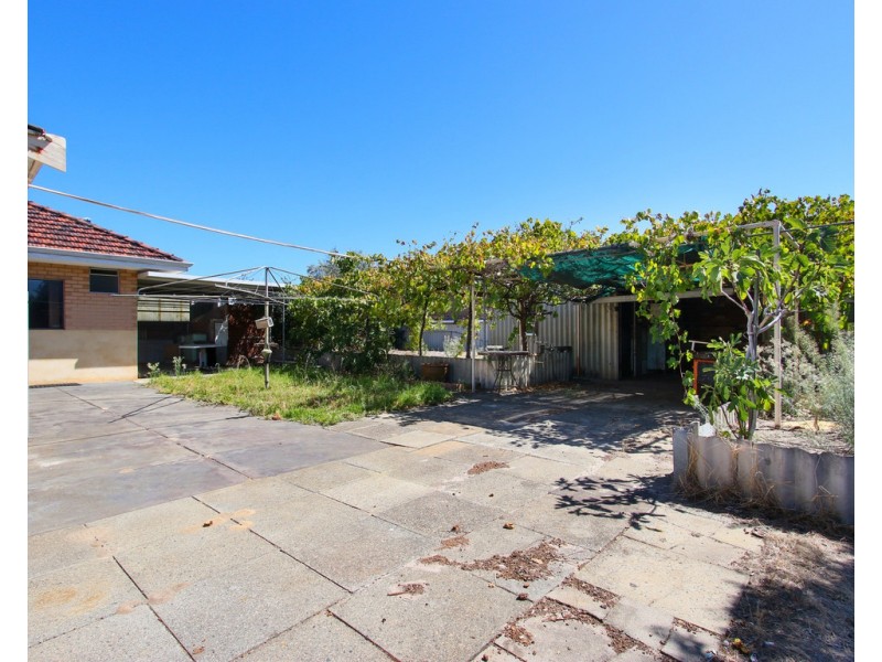 14 Mallard Way, Cannington WA 6107