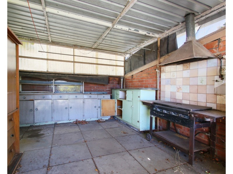 14 Mallard Way, Cannington WA 6107