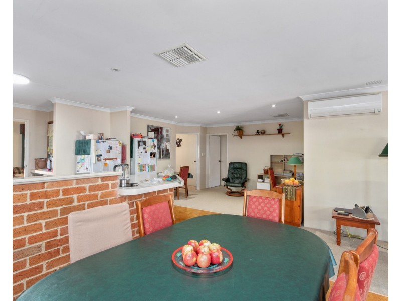 21 Carcoo Court, Beckenham WA 6107